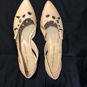 Brand new neverworn Chinese laundry flats